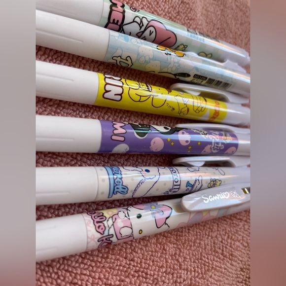 Hello Kitty Brand New Set of 6 gel pens - Picture 3 of 5